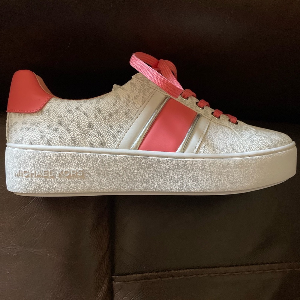 Brand new Michael Kors Sneakers. Only worn to try on.